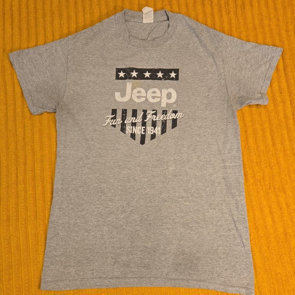 Jeep Fun and Freedom Since 1941 heather grey short sleeve T-Shirt